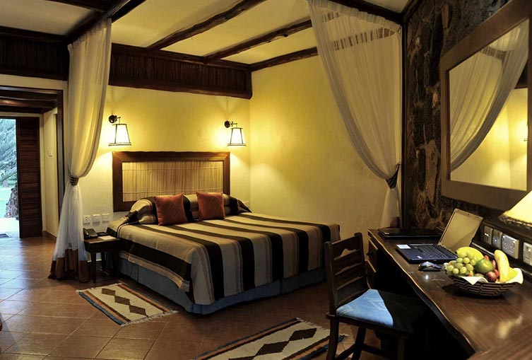 Kilaguni Serena Safari Lodge Air Package