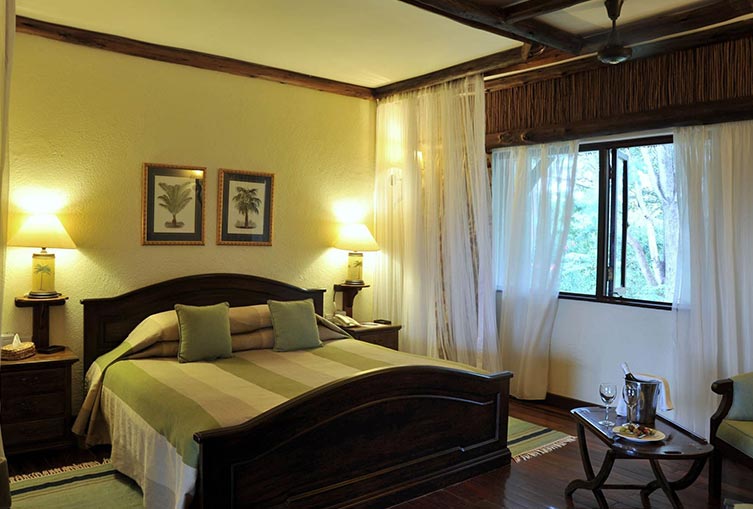 Kilaguni Serena Safari Lodge Air Package